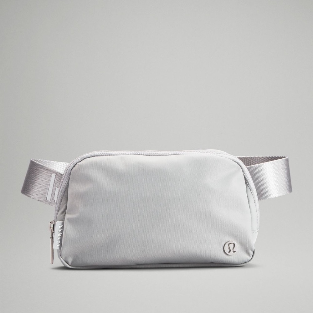 NWT lululemon belt bag *wordmark